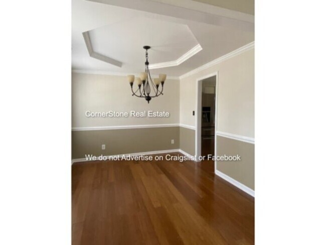 Foto del edificio - 50 Breezewood Dr