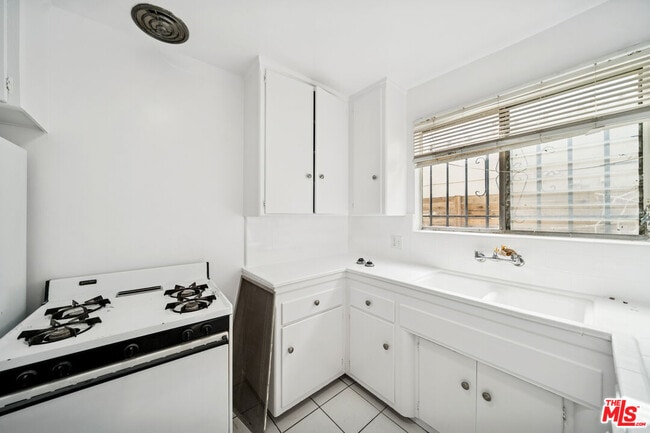 Foto del edificio - 2314 S Corning St