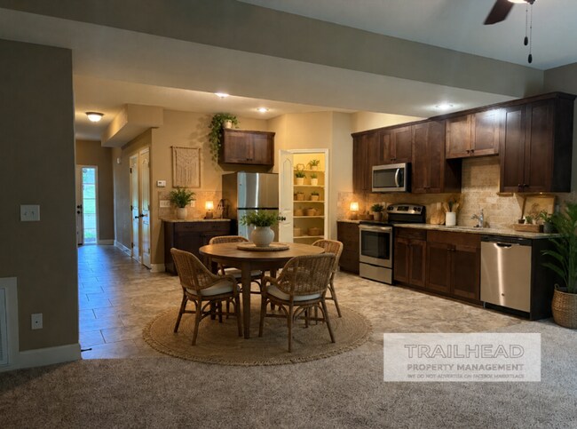 Foto del edificio - Northland Living at Its Best | 3 Bed • 2 Bath • 1,500 Sq Ft