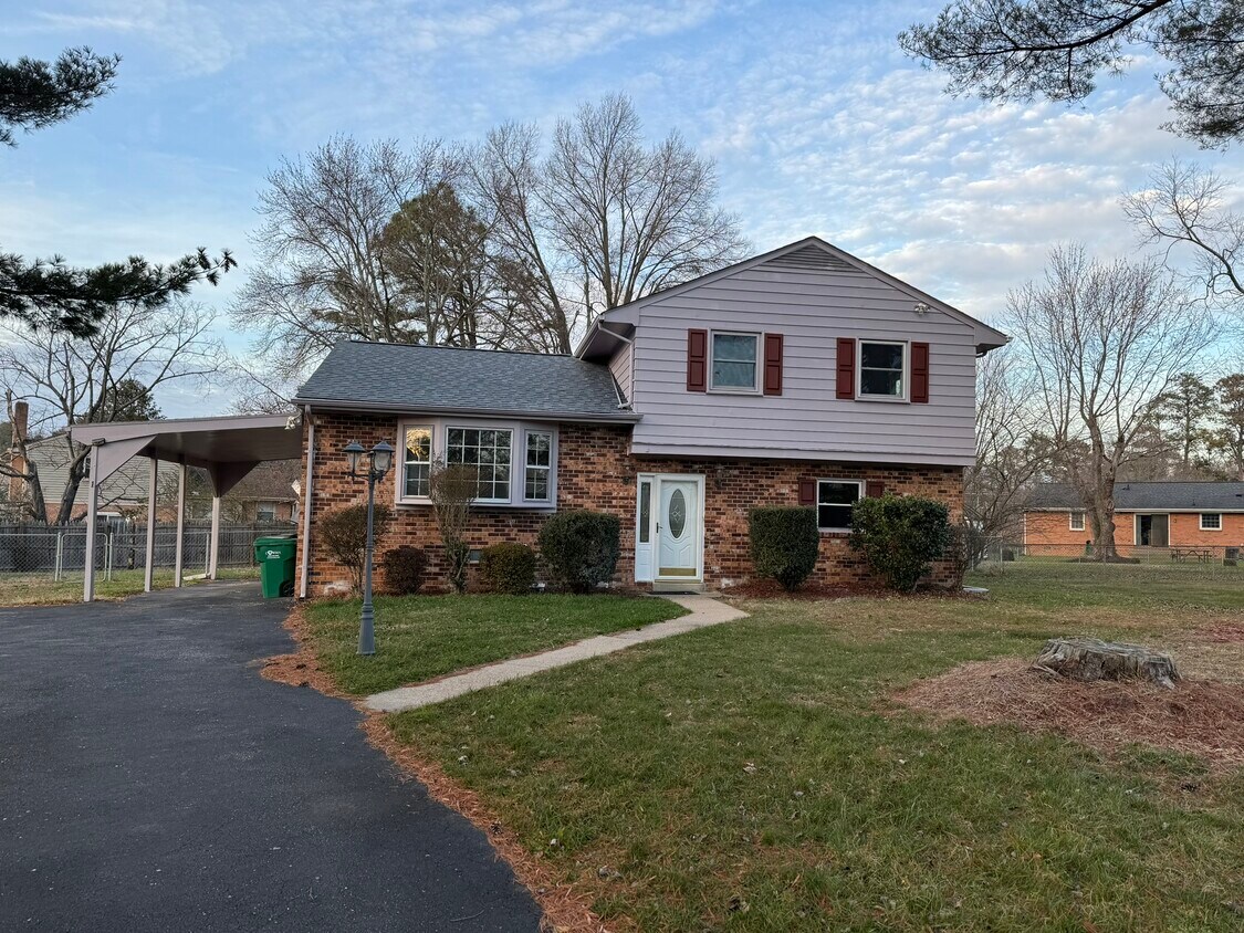Primary Photo - 8016 Callison Dr