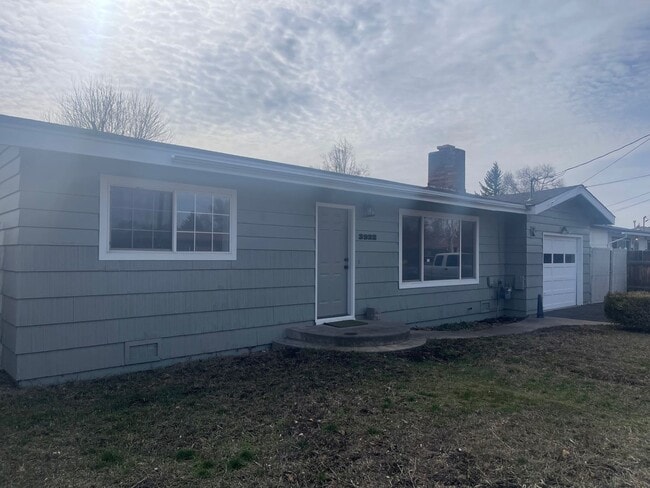 Building Photo - Beautiful 3 Bed 1.5 Bath House
