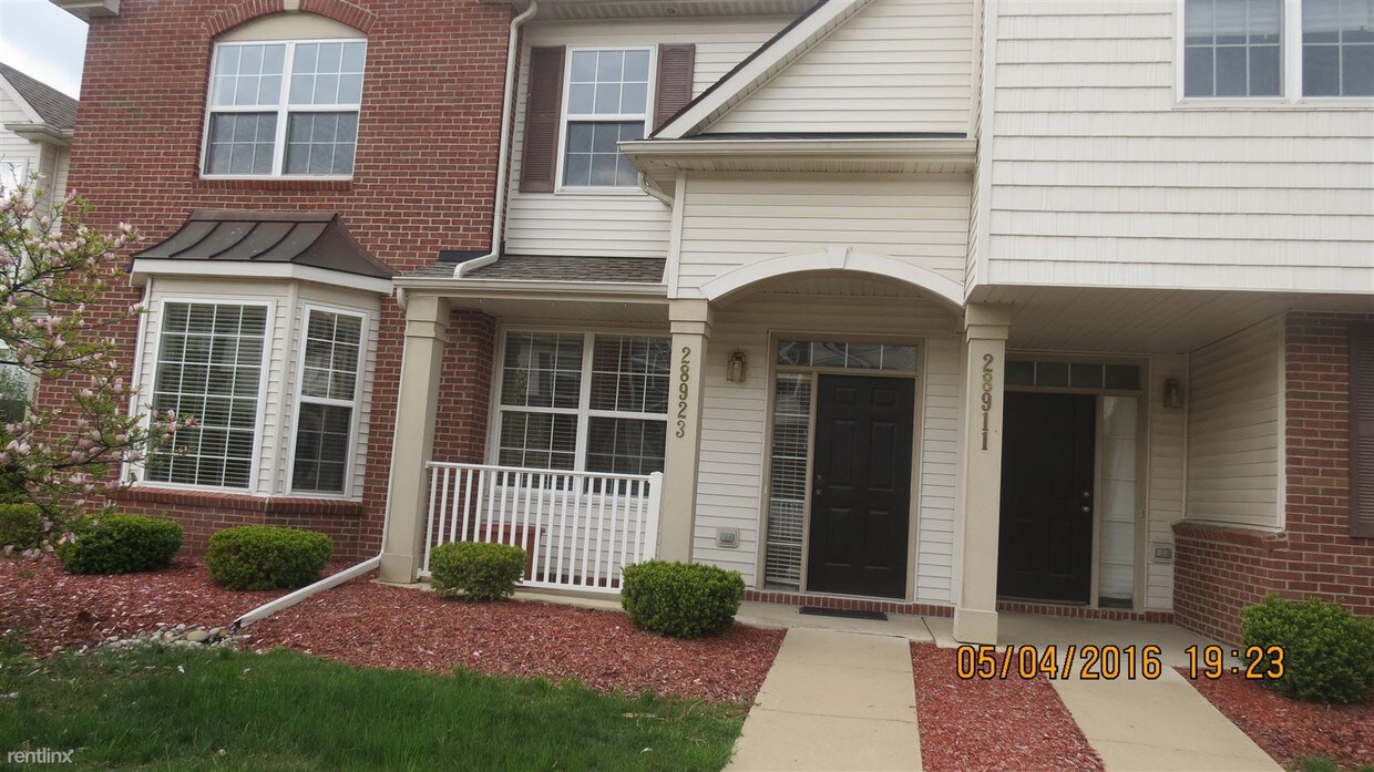 Foto principal - 28923 Cullen Dr