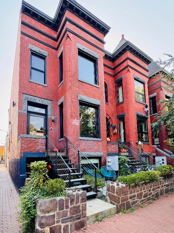 Building Photo - 116 Seaton Pl NW