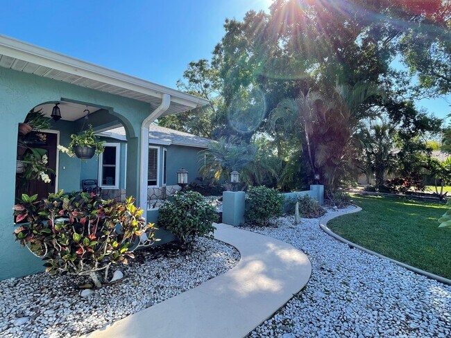 Foto del edificio - 2227 Pineland Dr