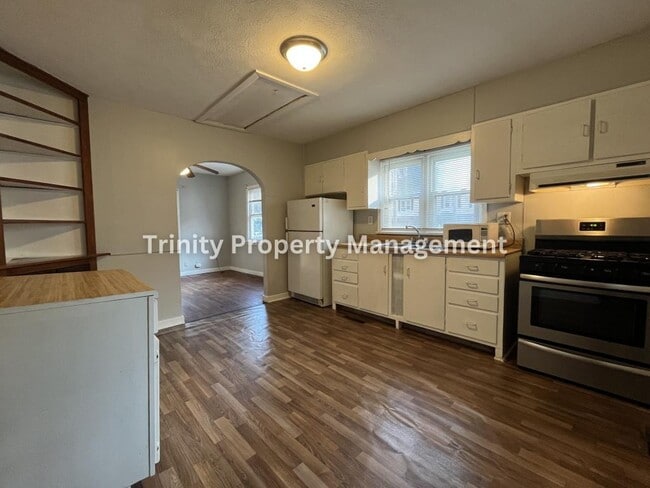 Building Photo - 132 Winding Way