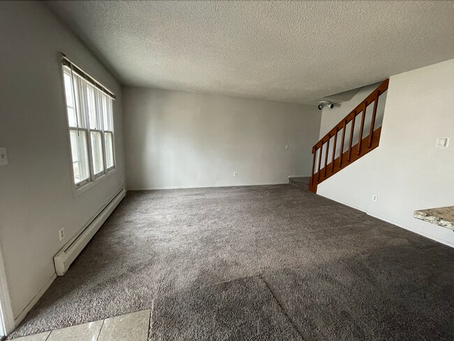 Building Photo - 670 Winona Ct
