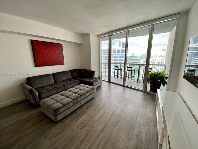 Foto del edificio - 475 Brickell Ave