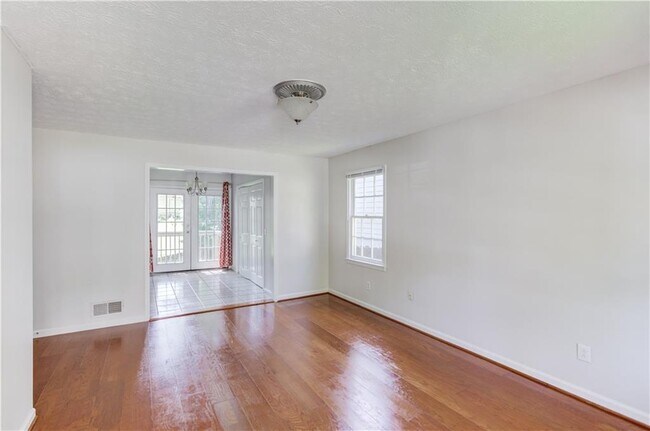 Foto del edificio - 4647 Candlewyck Way