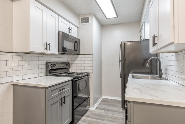 Building Photo - Union Point Apartments