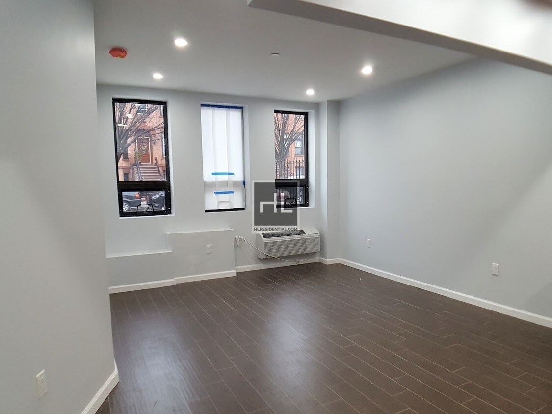 Primary Photo - 615 Saint Johns Pl