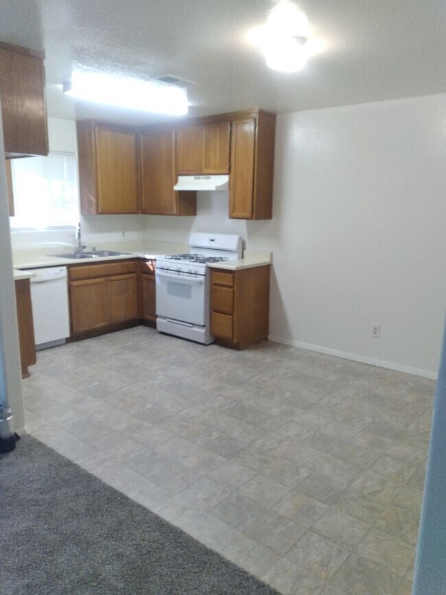 Foto del edificio - 21411 Golden Hills Blvd