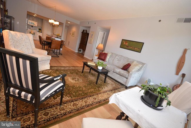 Building Photo - 930 Astern Way