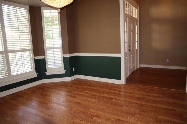 Foto del edificio - 1208 Hillandale Ct