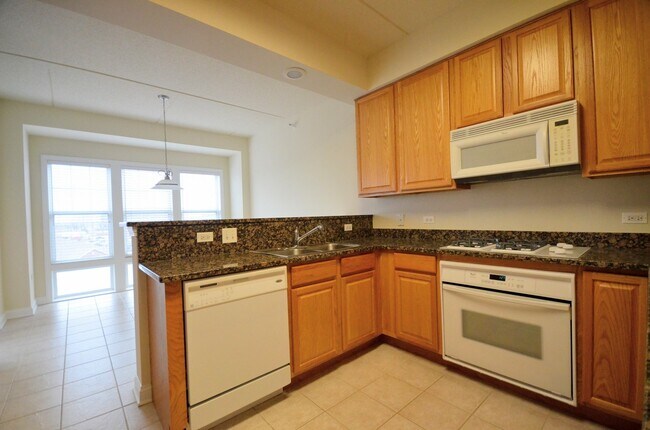 Building Photo - 101 Pointe Dr