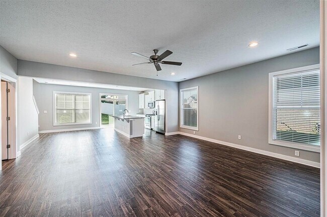 Foto del edificio - 785 Lily St