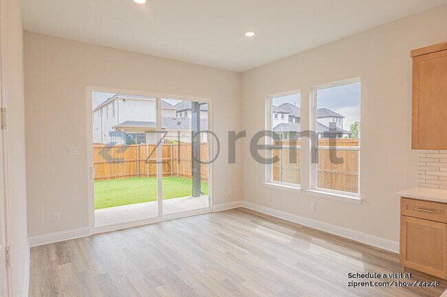 Foto del edificio - 2970 Eleanor Dr