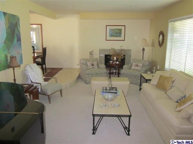 Foto del edificio - 2716 Ridgepine Dr