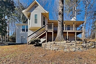 Building Photo - 778 Summer Dr NW