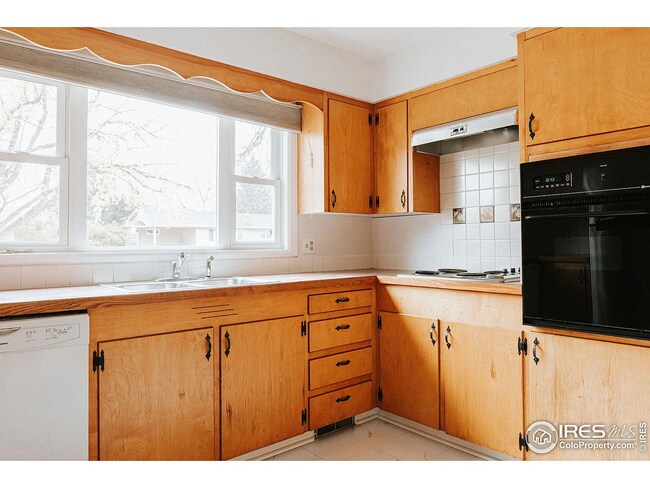 Foto del edificio - 1316 Lakewood Dr