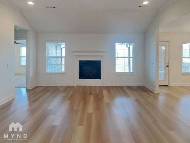 Building Photo - 5904 SW Teppee Ave