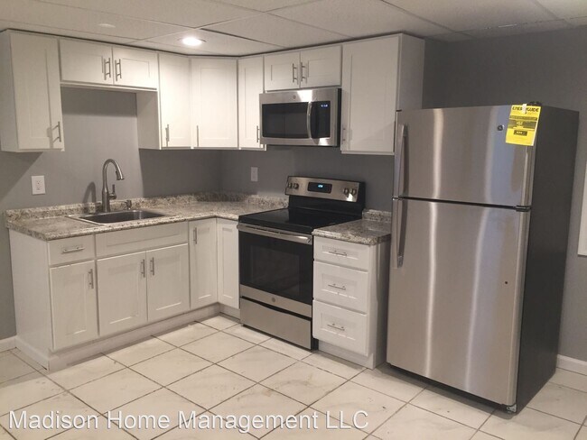 Building Photo - 2 br, 1 bath Apartment - 93 E Station Ave