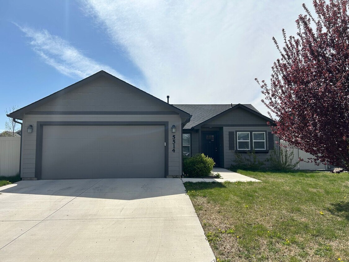Primary Photo - Beautiful 3 Bedroom Home In Caldwell - Spa...
