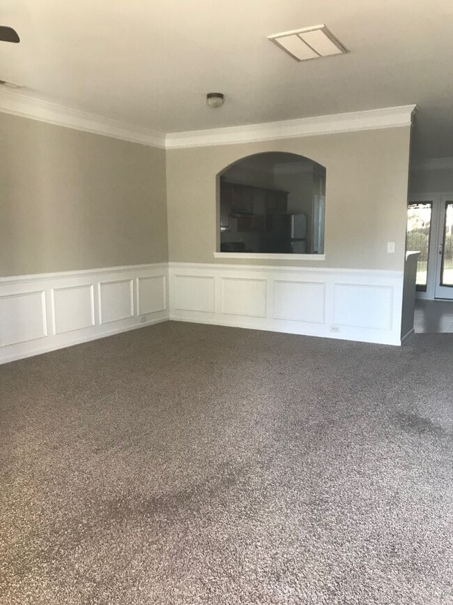 Building Photo - Come view this beautiful 2 Bedroom, 2.5 Bath townhome, located in the Olde Whitehall