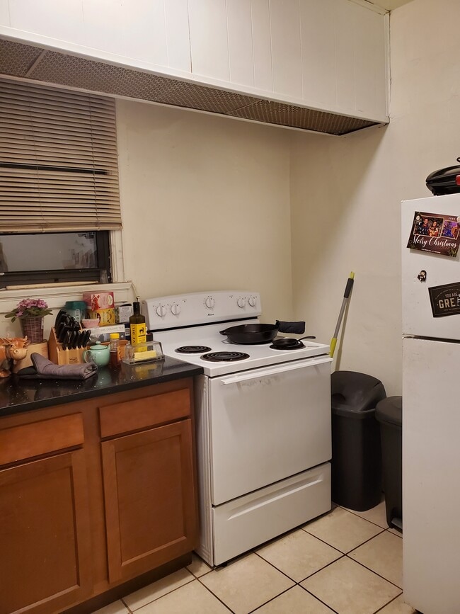#10 (2br) - 631 Maryland Ave