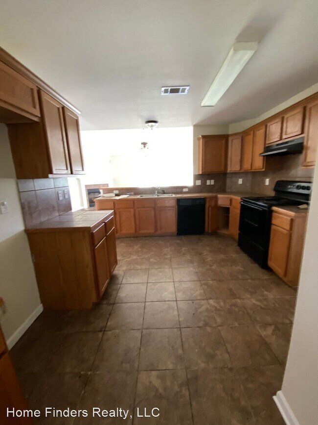 Foto del edificio - 3 br, 2 bath House - 5239 Hemingway Dr.