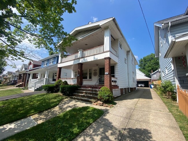 Building Photo - 3406-3408 W 94th