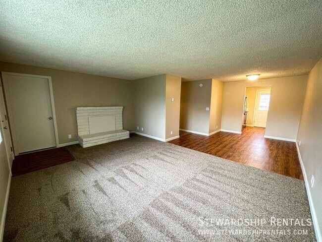 Building Photo - 334 S 51st Pl