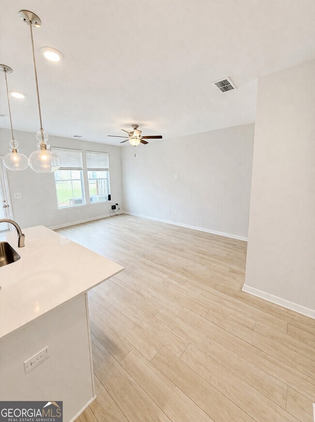 Foto del edificio - 471 Payne Dr