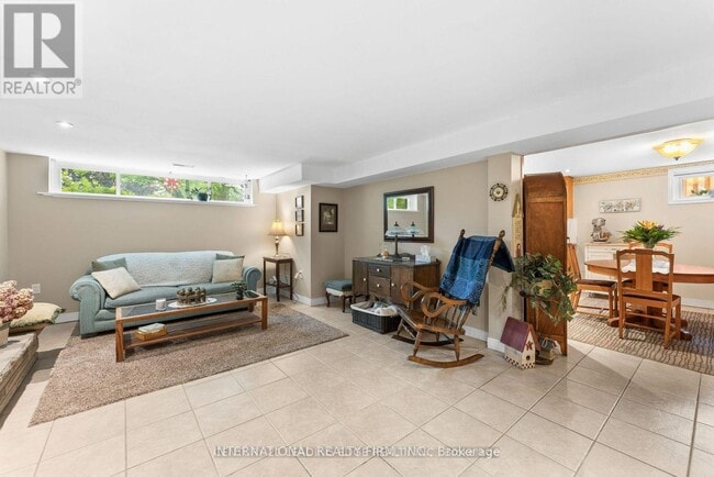 Photo du bâtiment - 46 Johnson Rd