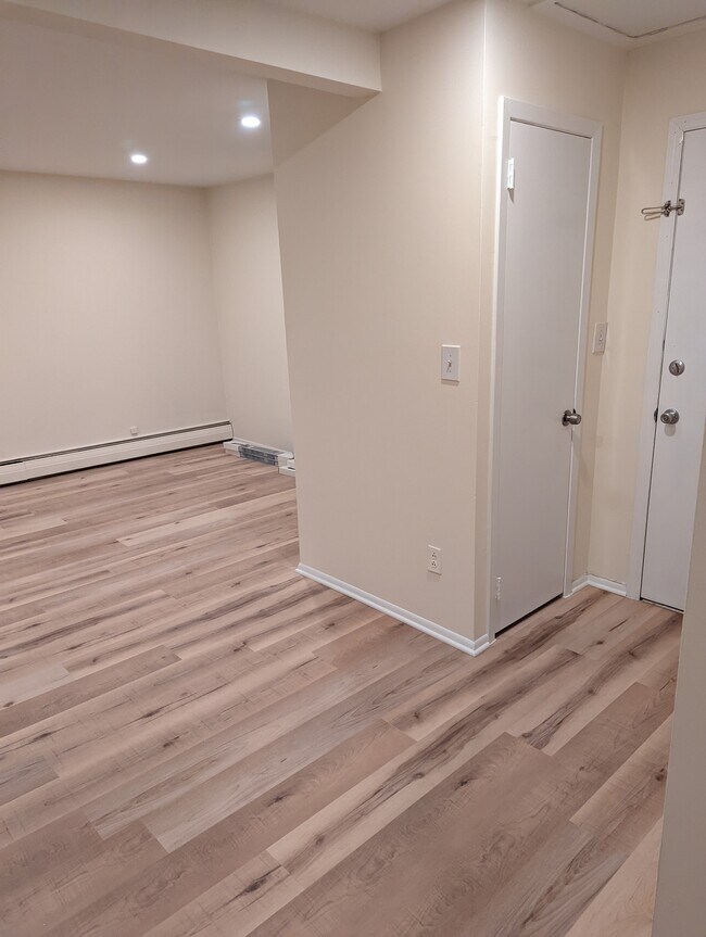 Living Room - 16 Woodlawn Ave
