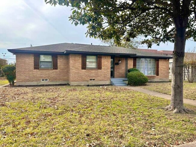 Building Photo - 2906 Sharpview Ln