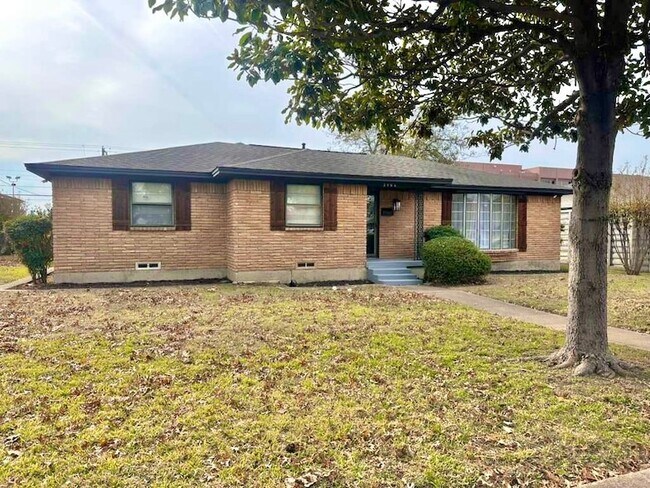 Foto del edificio - 2906 Sharpview Ln