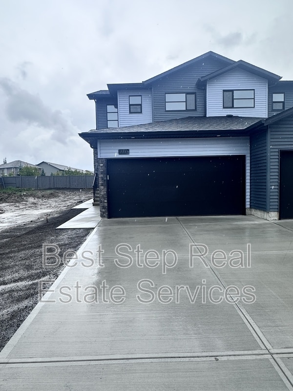 Photo principale - 7717-174A 174A Ave NW