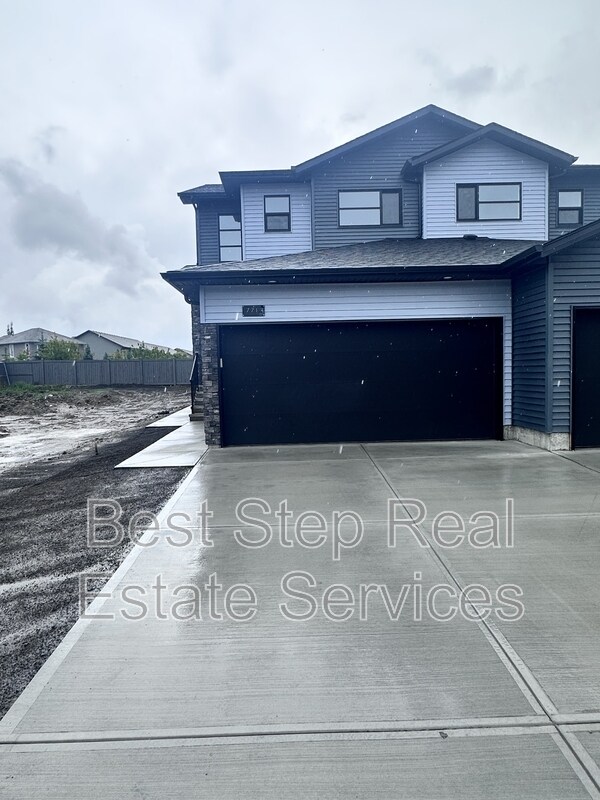Primary Photo - 7717-174A 174A Ave NW