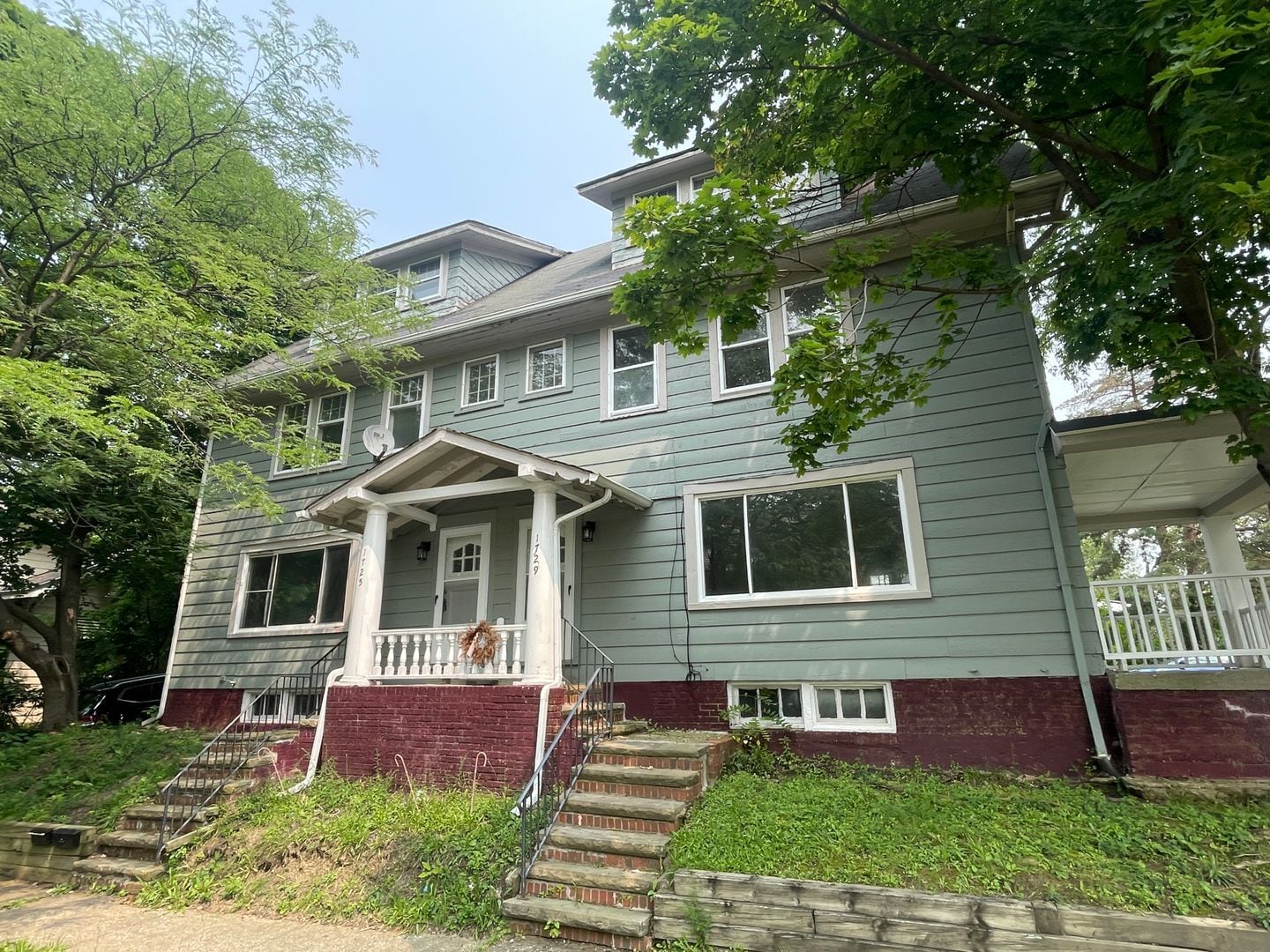 1725 Compton Rd Cleveland Heights, OH 44118 – photo 1