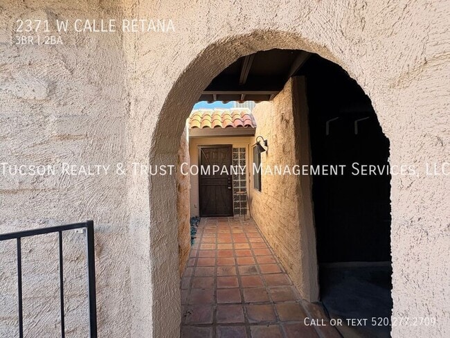 Building Photo - 2371 W Calle Retana