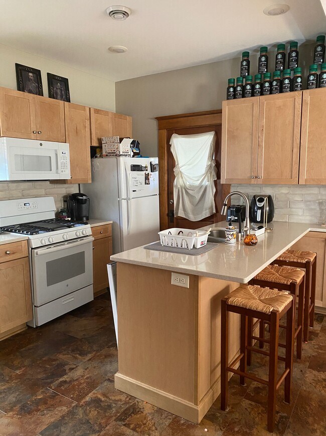 Cocina - 1801 Marshall Ave