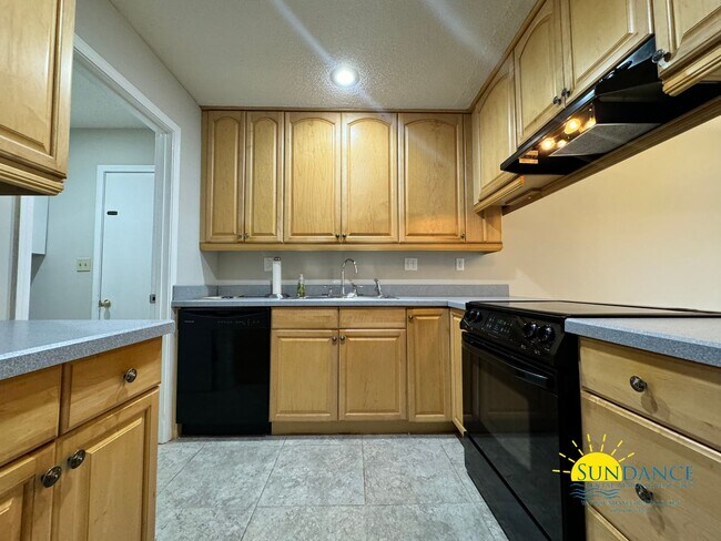 Building Photo - Lovely 3 Bedroom Home in Crestview!