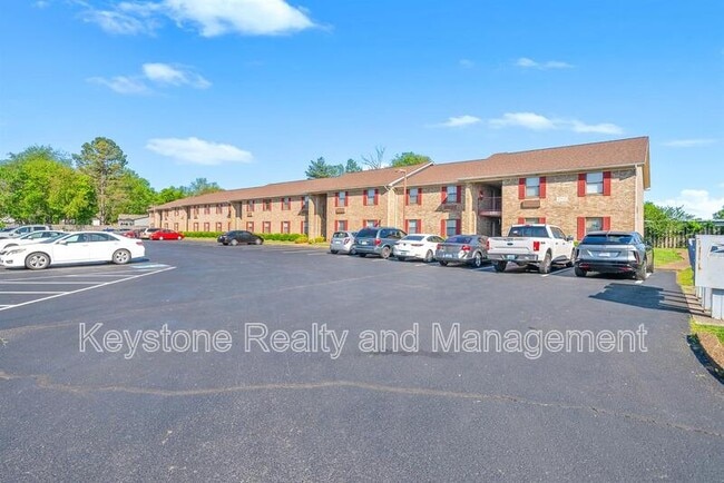 Building Photo - 100 Laurel Cove Dr