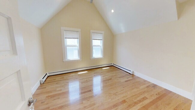 Foto del edificio - 248 Powder House Blvd