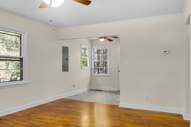 Foto del edificio - 3504 Powell St