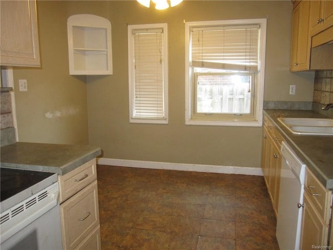 Building Photo - 12753 Catalpa St