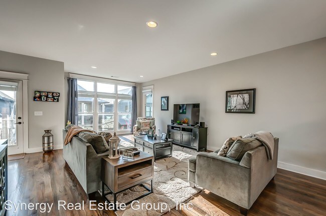 Building Photo - 3 br, 3.5 bath House - 713 Chesterfield Way