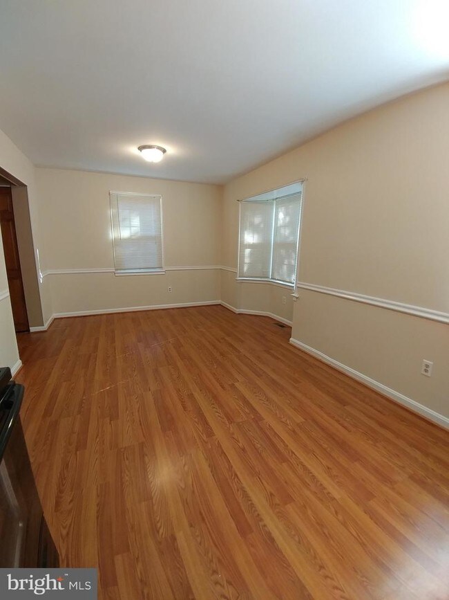 Building Photo - 1755 Sharwood Pl