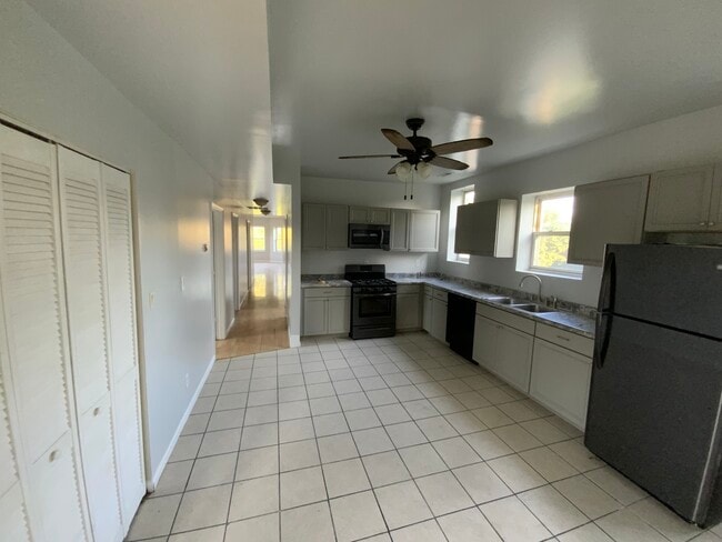 Building Photo - 6508 S Morgan St