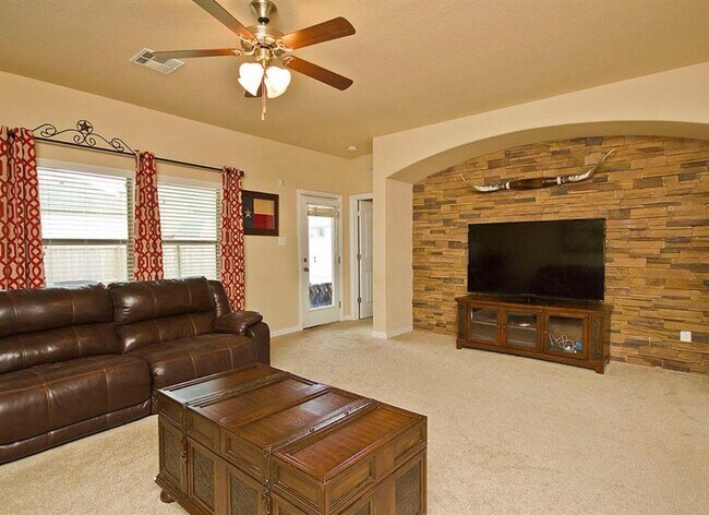 Foto del edificio - 20920 Windmill Ranch Ave